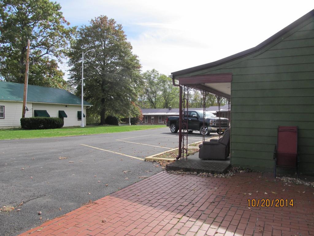 Hancock Motel Exterior photo