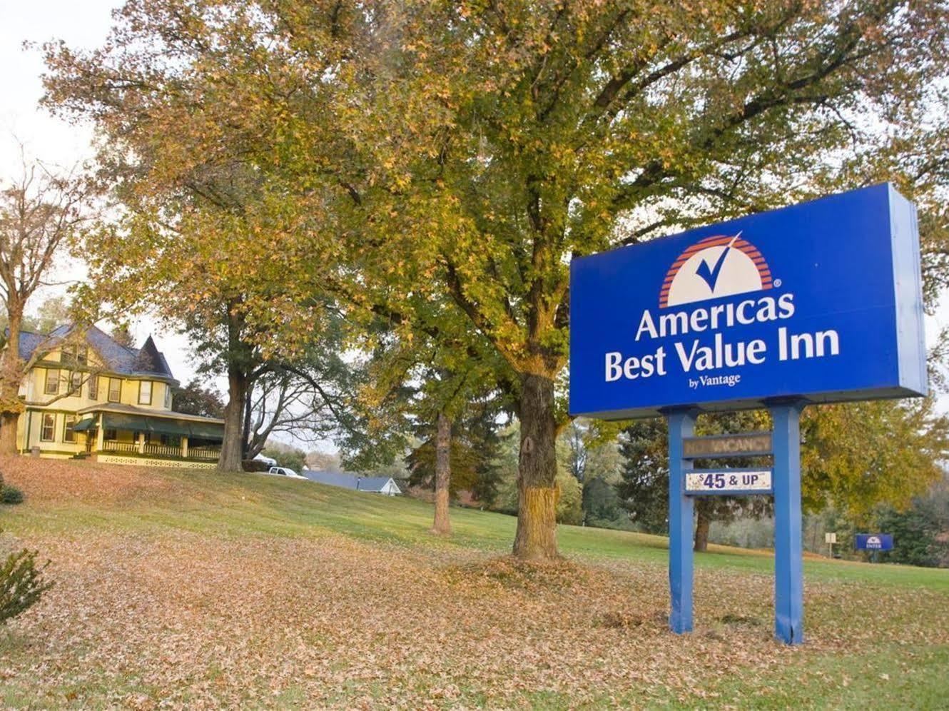 Hancock Motel Exterior photo